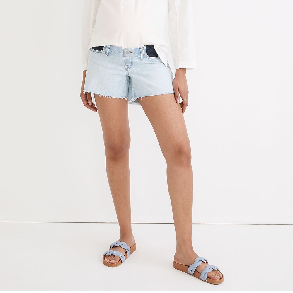 Maternity Relaxed Denim Shorts in Essen Wash Size 24